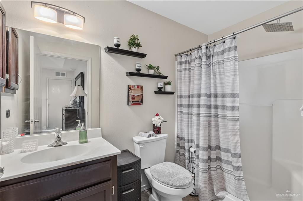 Photo 8 of 1712 Adelita Street