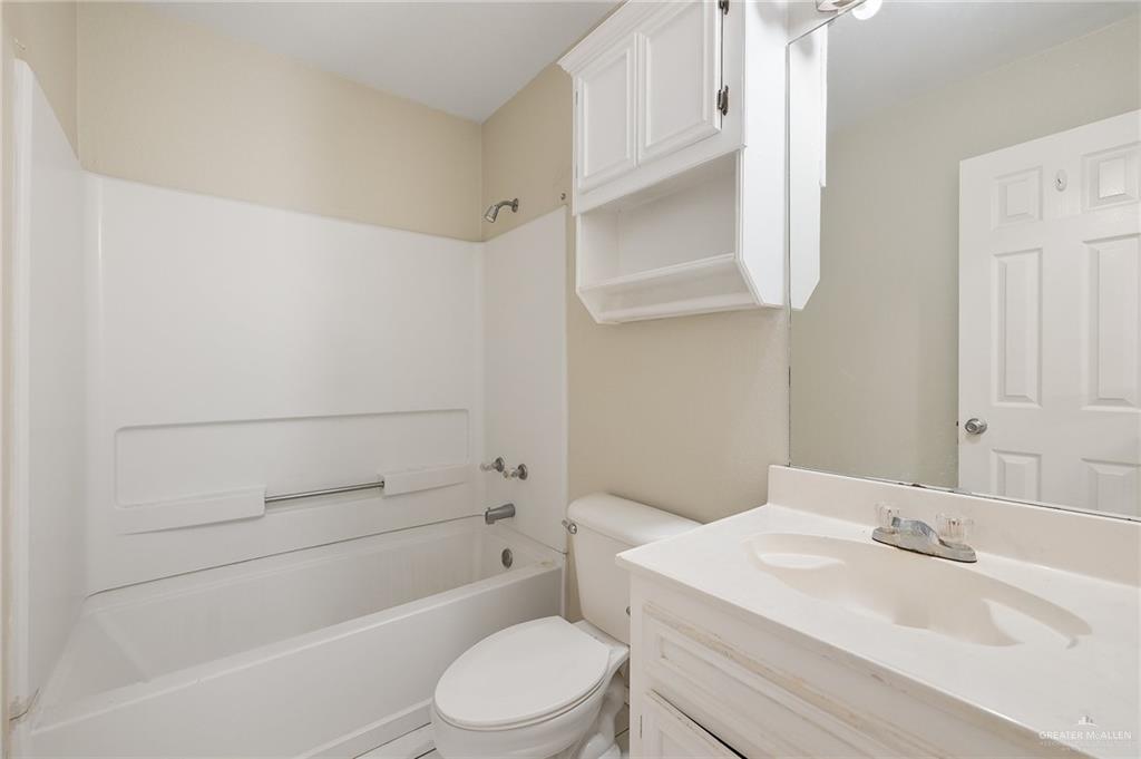 Photo 10 of 2305 Kimberly Lane #4