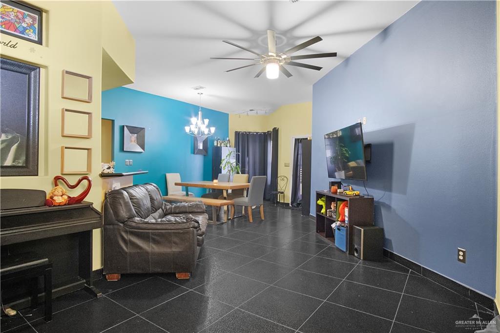 Photo 4 of 2416 Hibiscus Street
