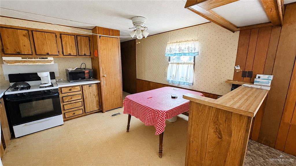 Photo 9 of 425 Oakwood Drive