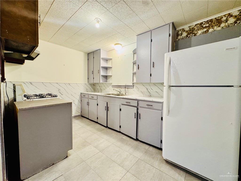 Photo 3 of 1601 Redwood Avenue
