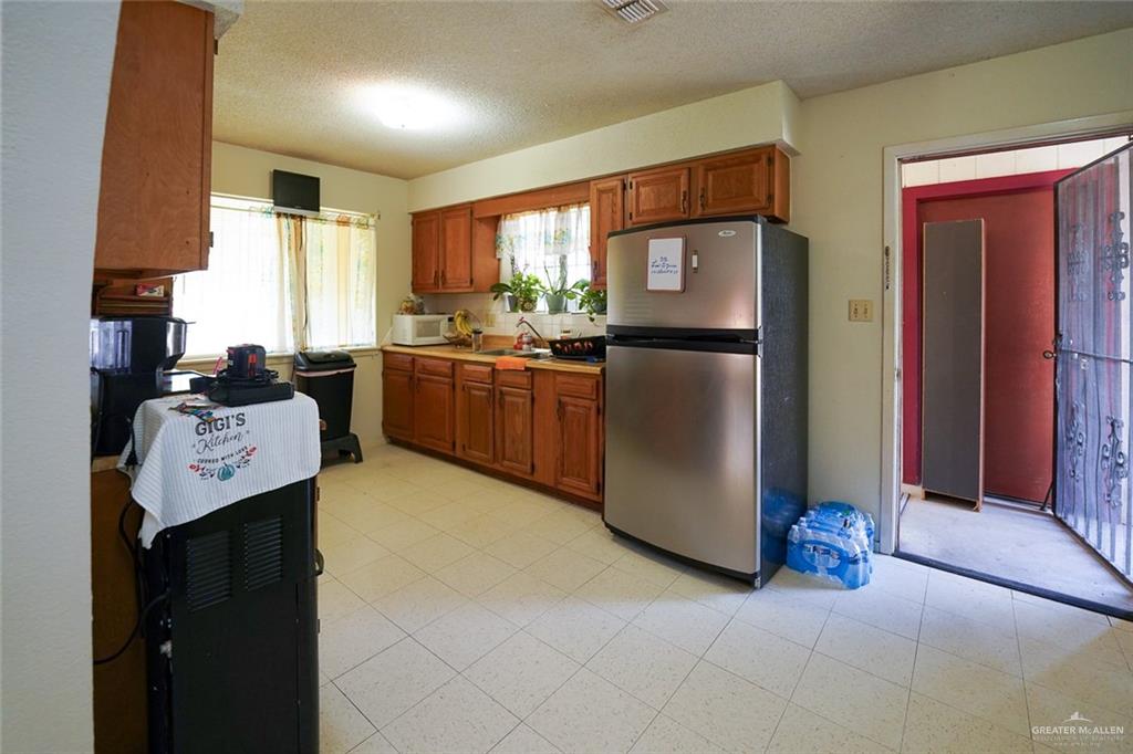 Photo 16 of 2803 Minnie Avenue