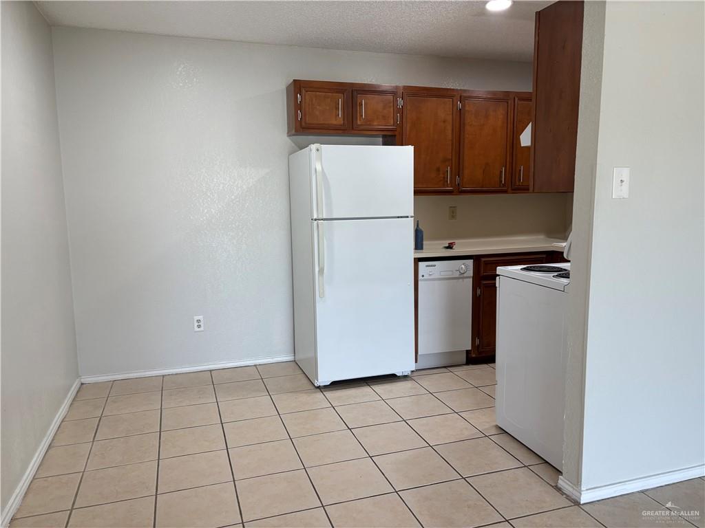 Photo 4 of 1500 Evergreen Avenue #62