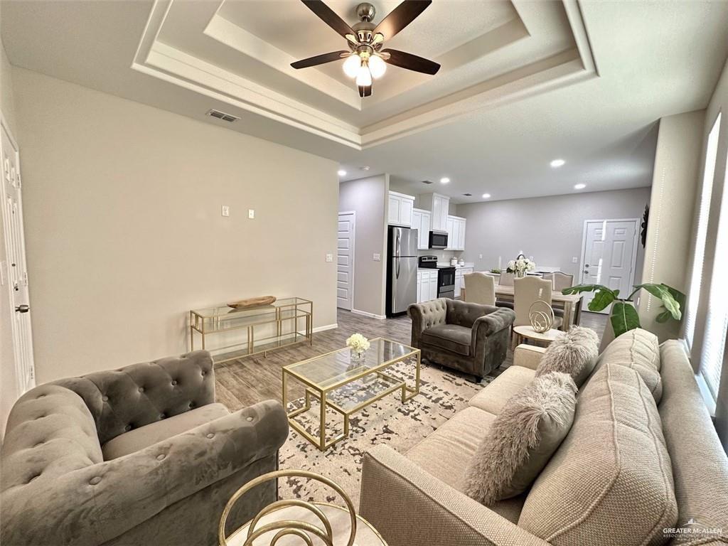 Photo 4 of 1509 Shavano Drive