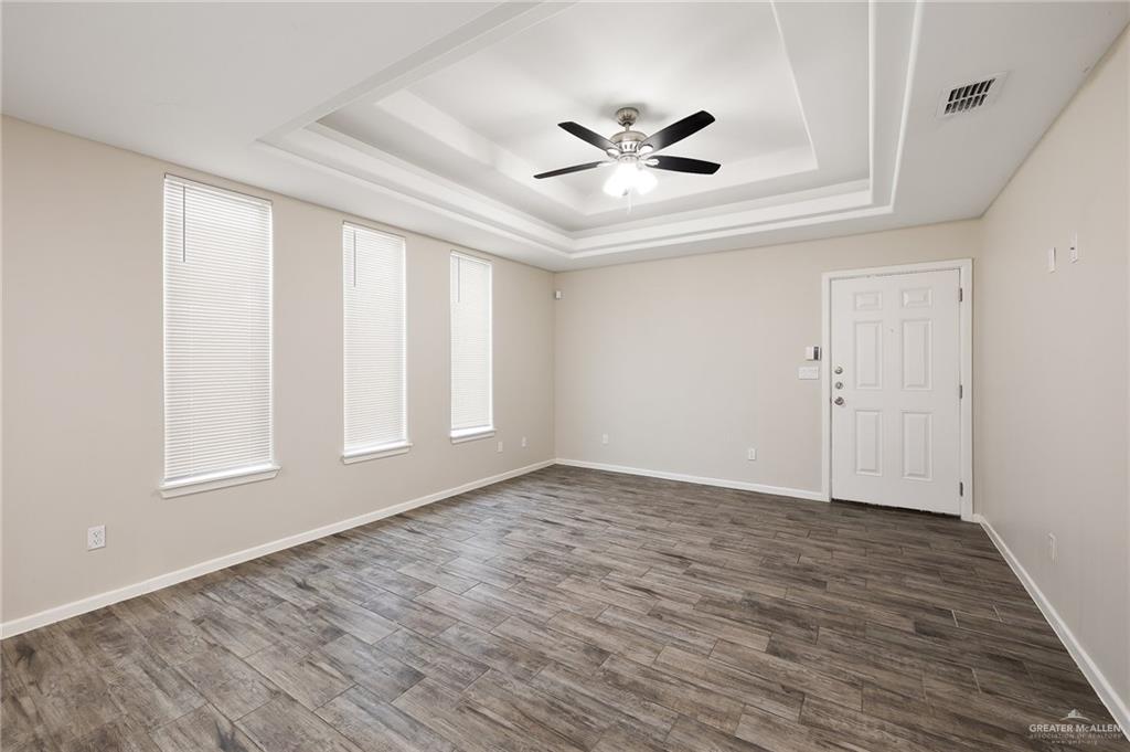 Photo 5 of 1409 Alta Vista Drive