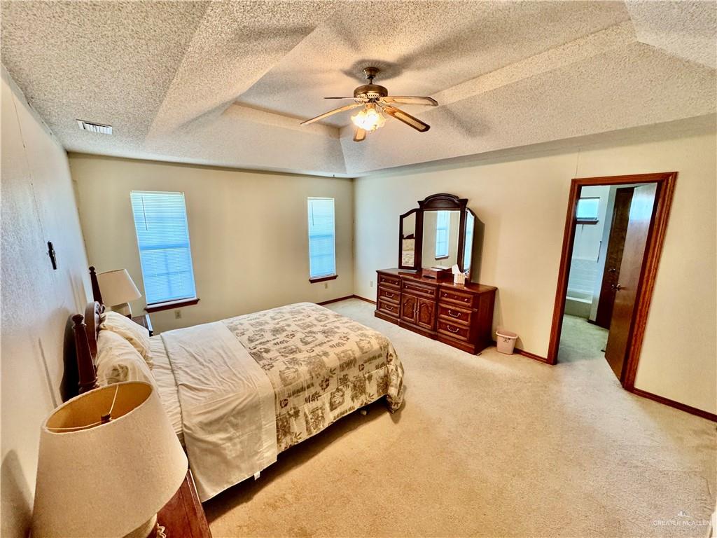 Photo 10 of 2024 Oriole Avenue