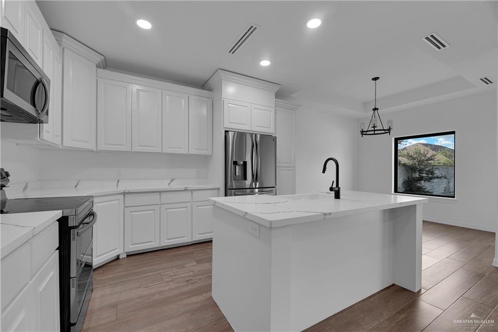 Photo 7 of 4000 Hackberry Avenue
