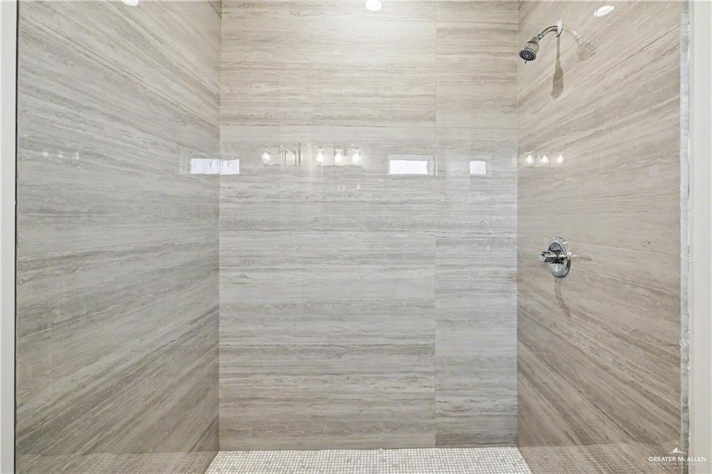 Photo 11 of 5800 Ozark Avenue #3