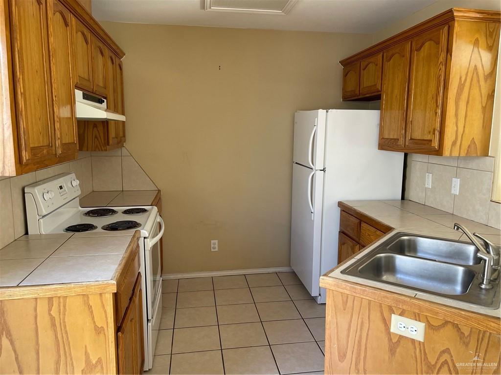Photo 4 of 3014 Carson Street #C