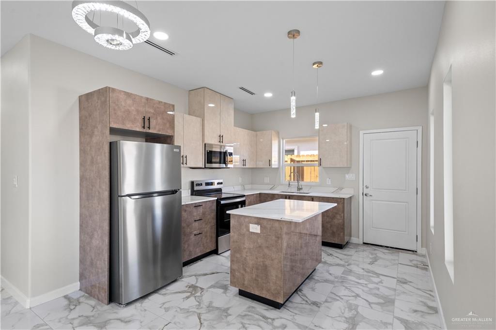 Photo 7 of 409 Onyx Avenue #3