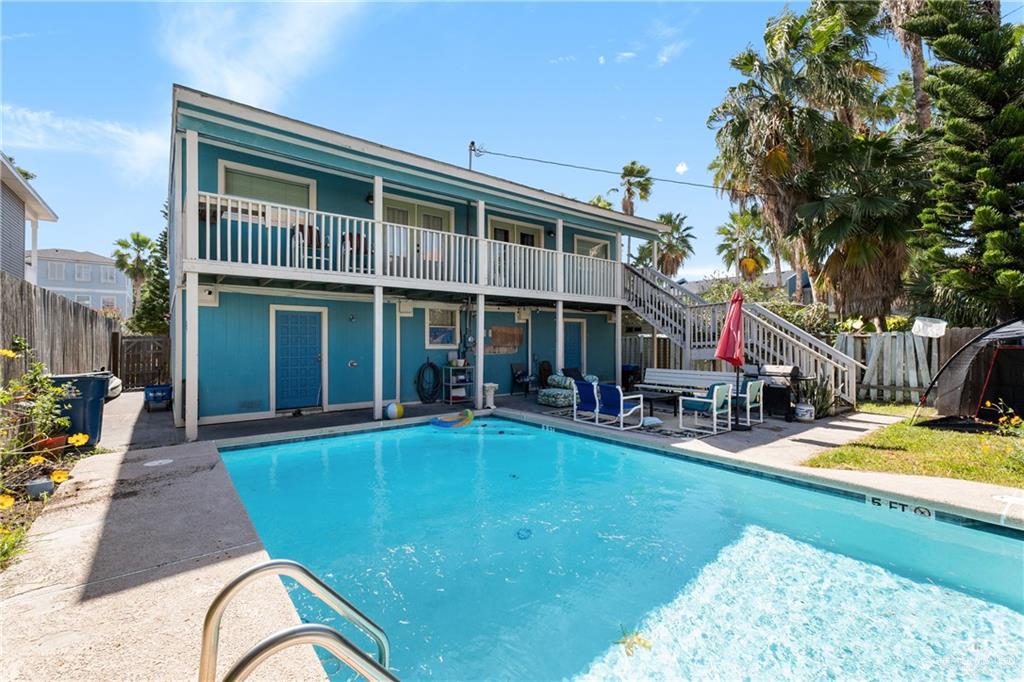 Photo 10 of 104 Oleander Street