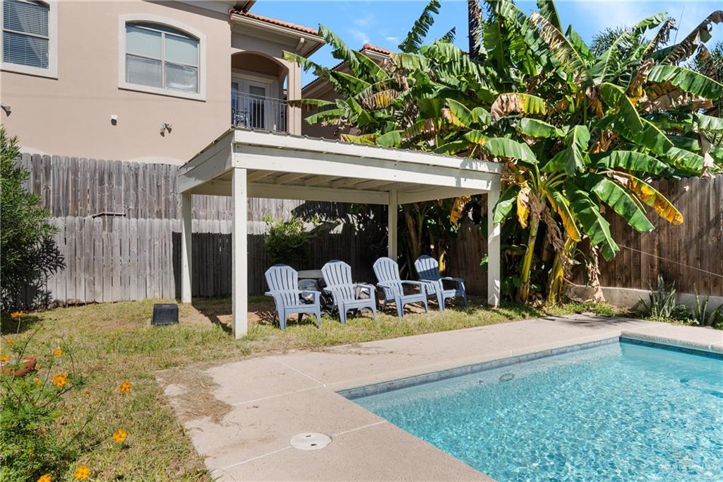 Photo 9 of 104 Oleander Street