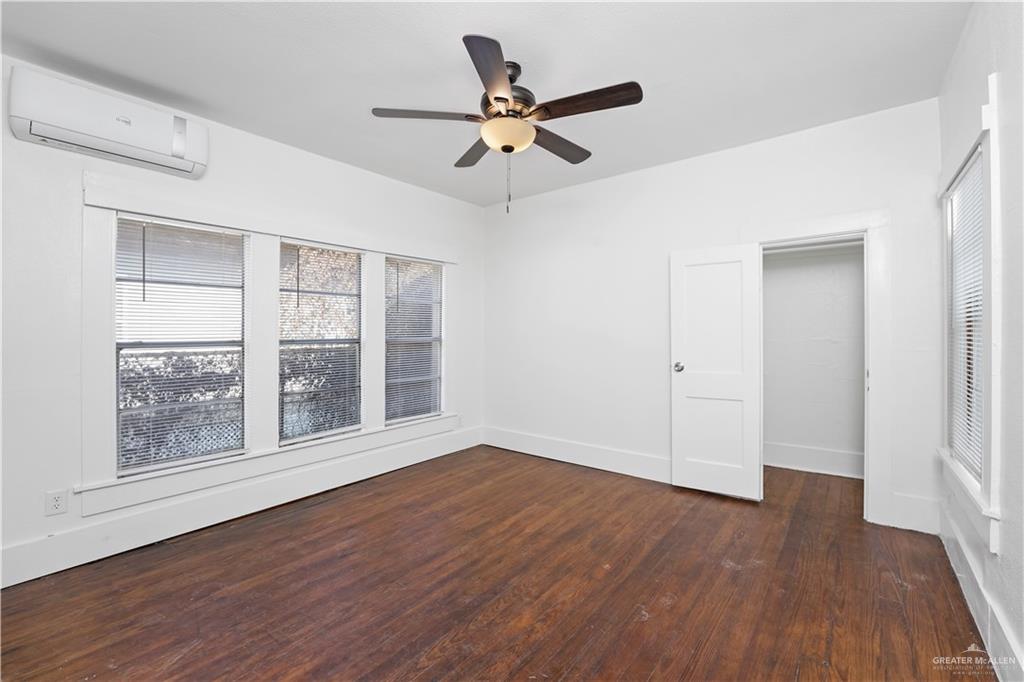Photo 7 of 318 12th Street