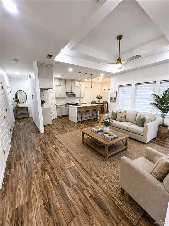 Photo 4 of 3300 Bella Vista Avenue