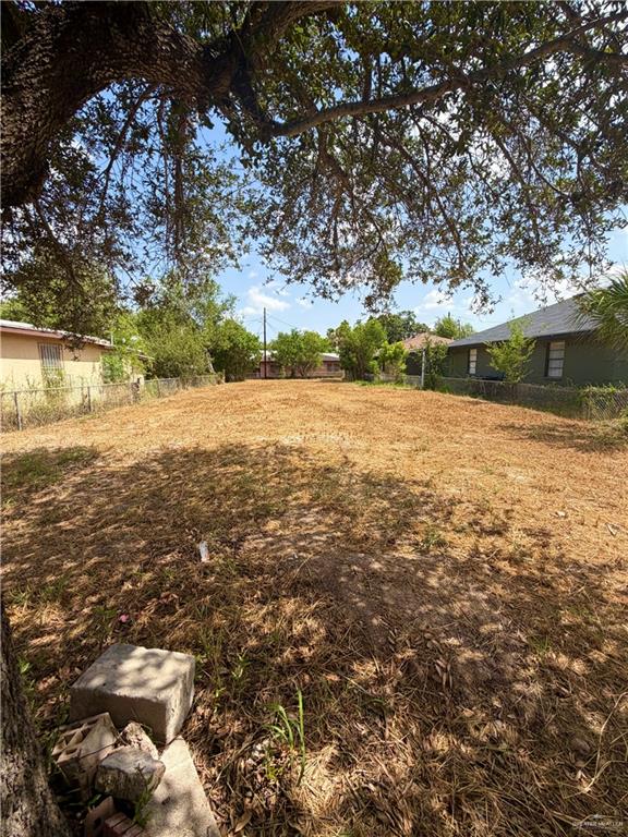Photo 6 of 2506 Beaumont Avenue