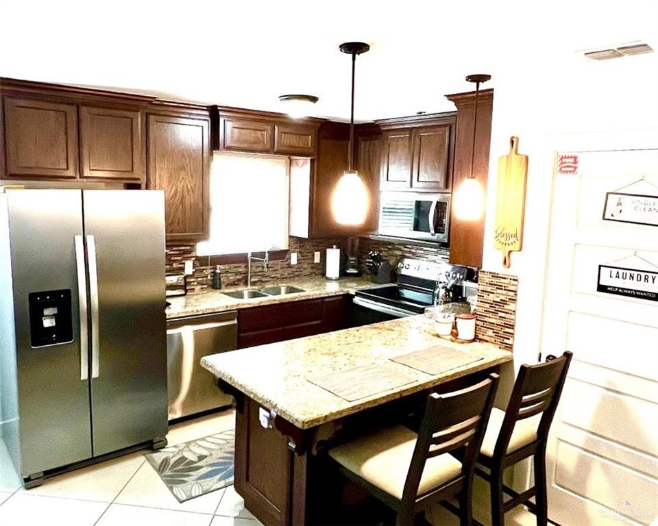 Photo 5 of 1300 Pineridge Avenue #1