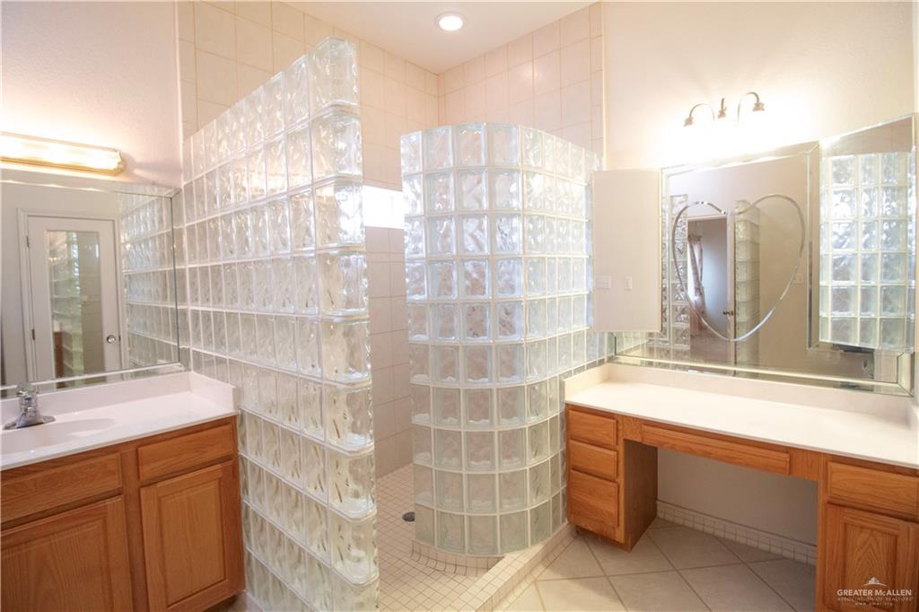 Photo 10 of 1224 Peking Street