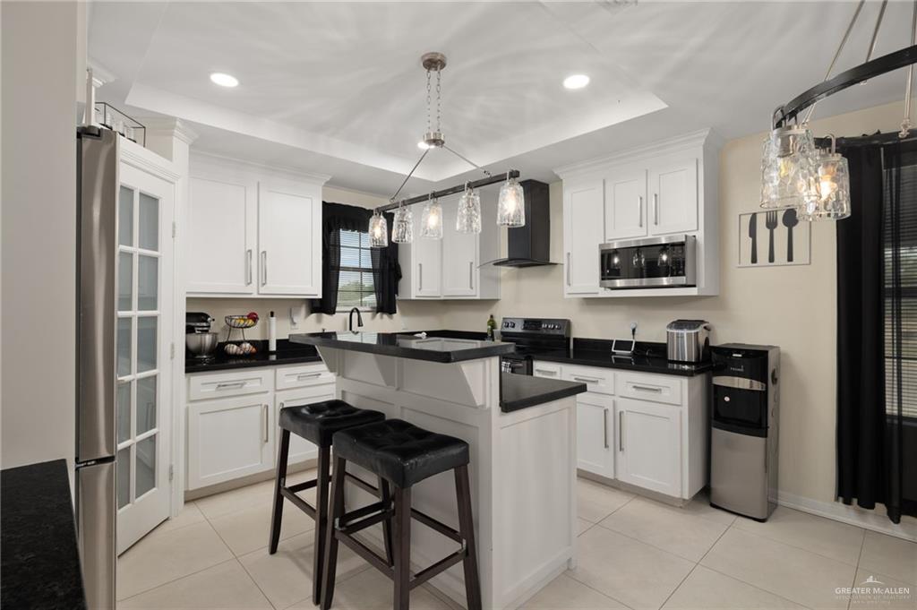 Photo 5 of 7001 Breckenridge Lane