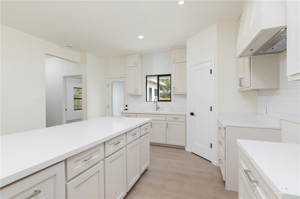 Photo 8 of 818 Chapa Avenue