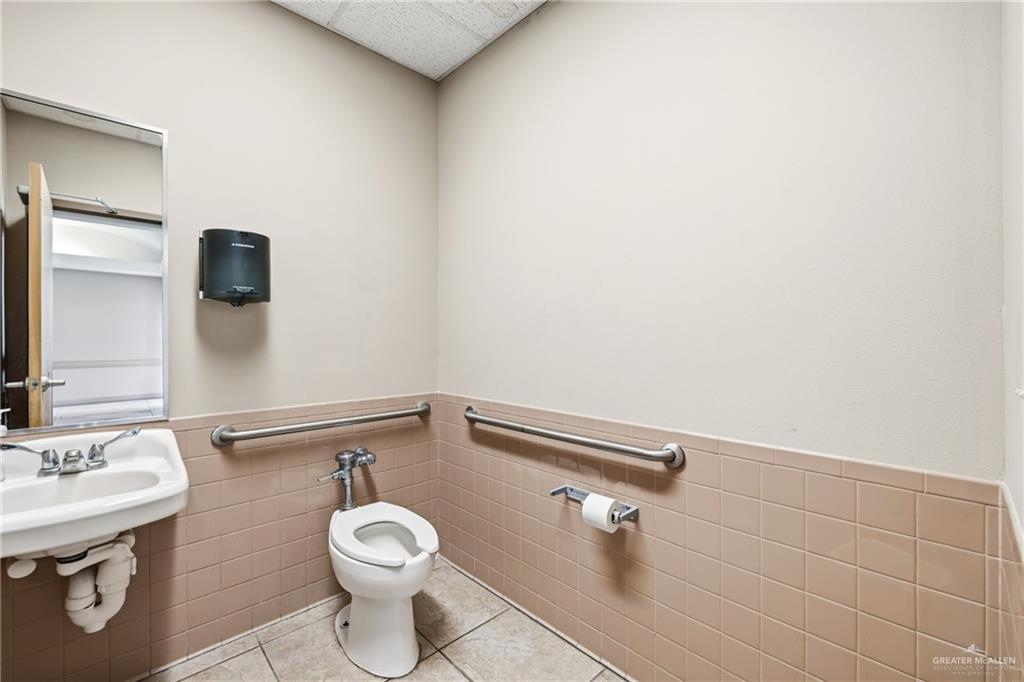 Photo 20 of 1200 Savannah Avenue #13