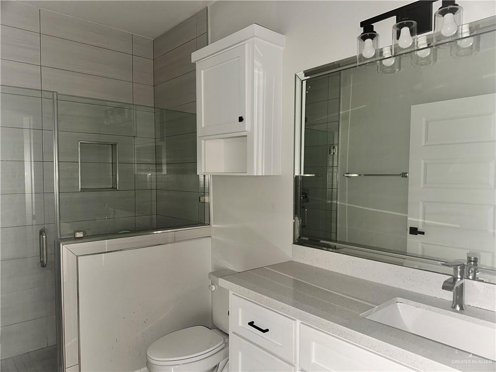 Photo 7 of 1019 Clarence Avenue #1