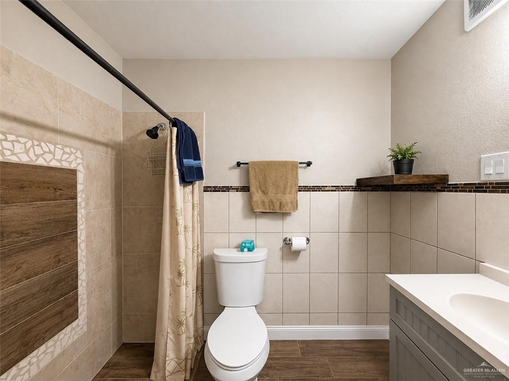 Photo 10 of 3204 Neptune Street
