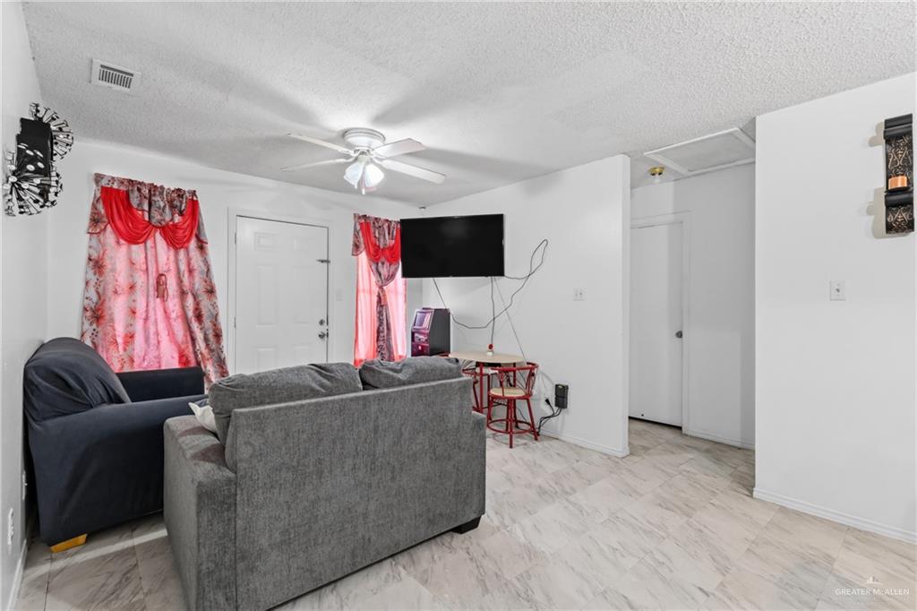 Photo 2 of 703 Dove Avenue