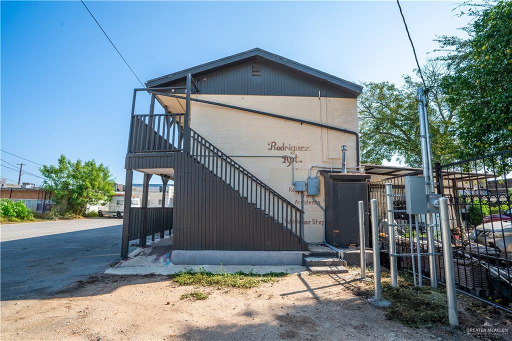 Photo 4 of 130 Texas Avenue #1
