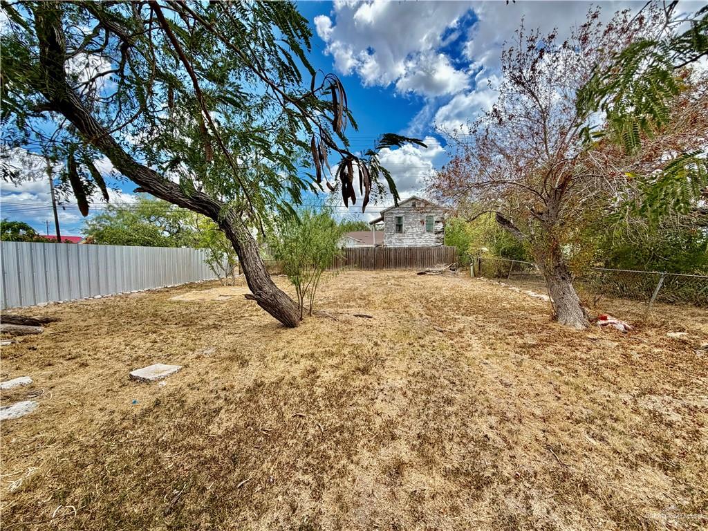 Photo 10 of 734 Milam Street