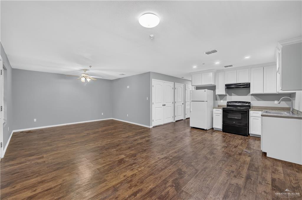 Photo 3 of 212 Alex Avenue #6