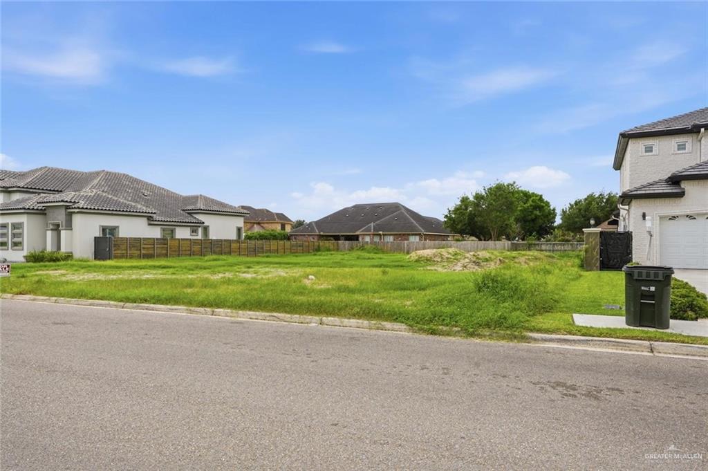 Photo 2 of 1604 Stonegate Drive