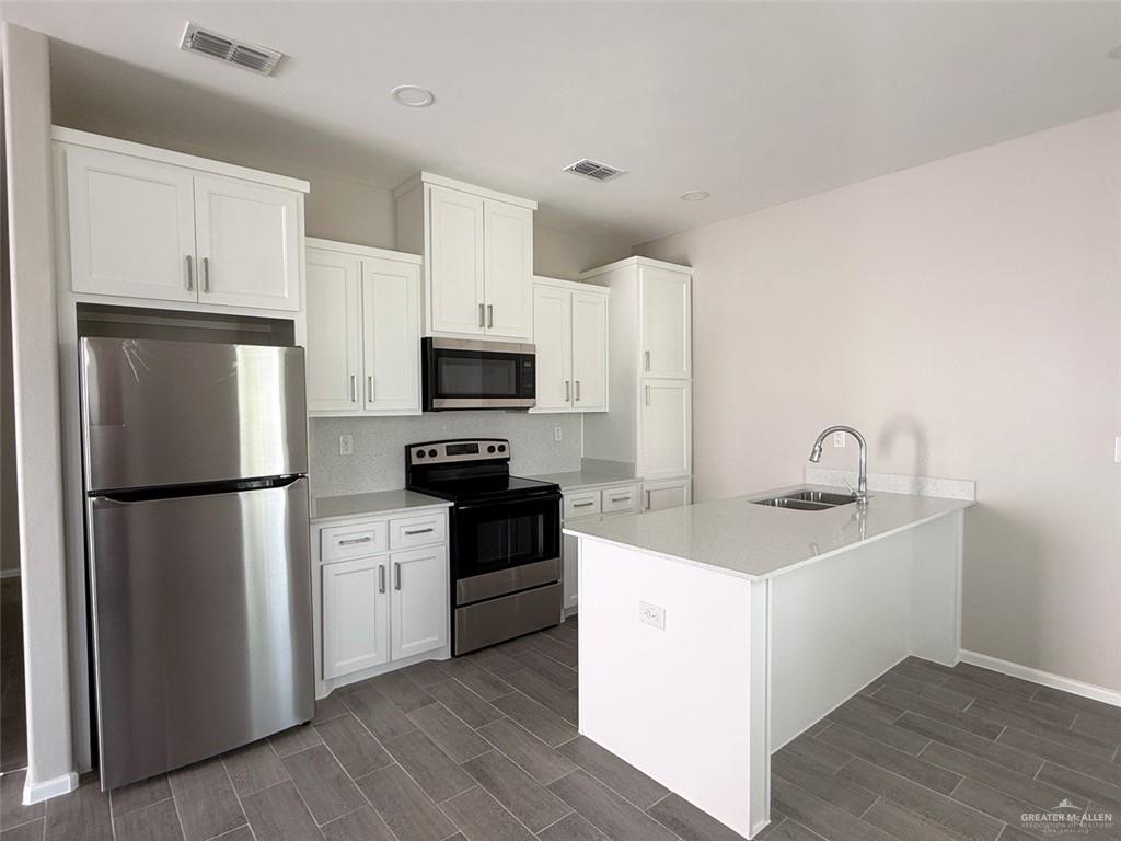 Photo 4 of 2608 Harrison Avenue
