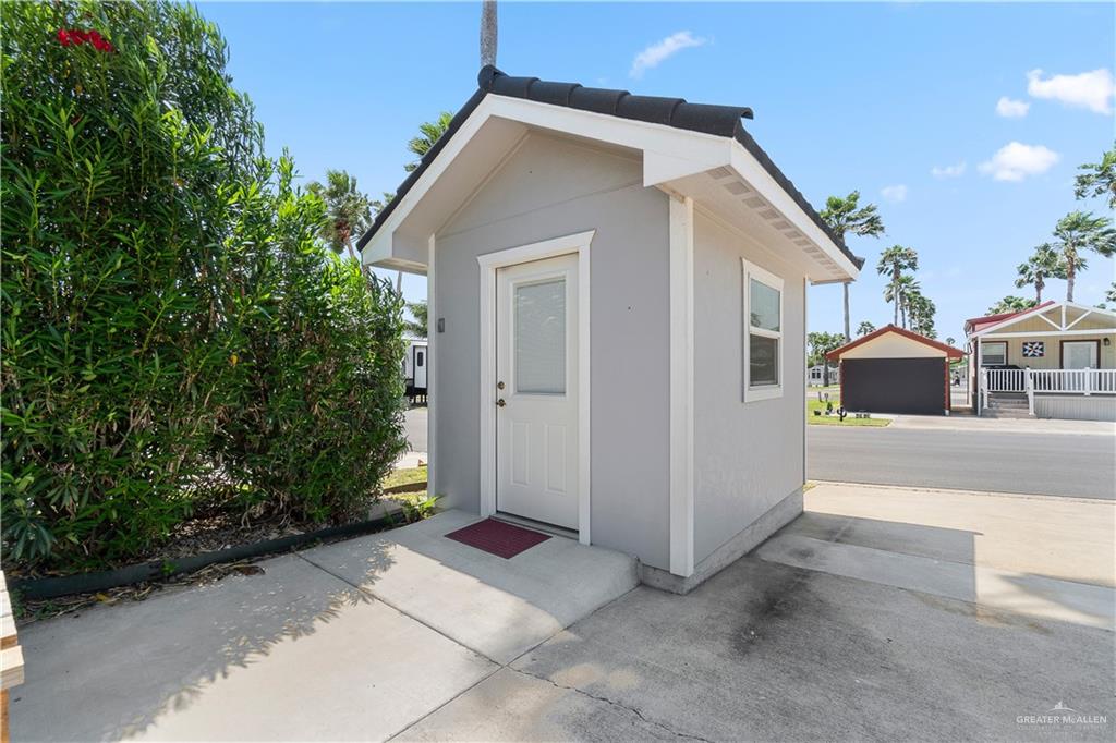 Photo 2 of 2072 Cordoba East