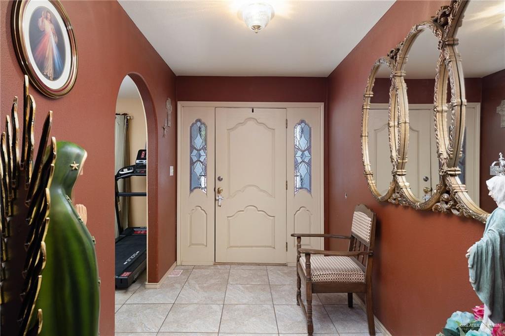 Photo 5 of 285 Tulipan Street