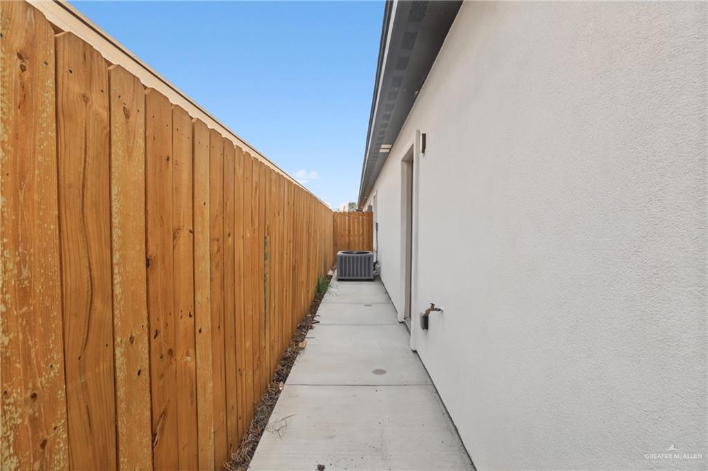 Photo 14 of 1304 Rosewood Lane