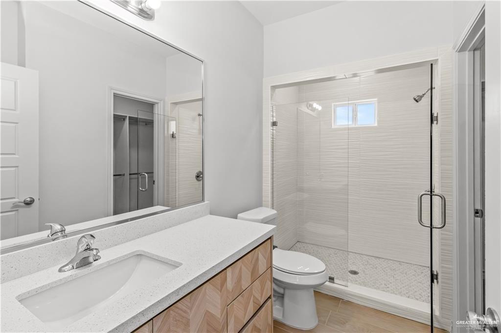 Photo 6 of 215 Diamond Avenue