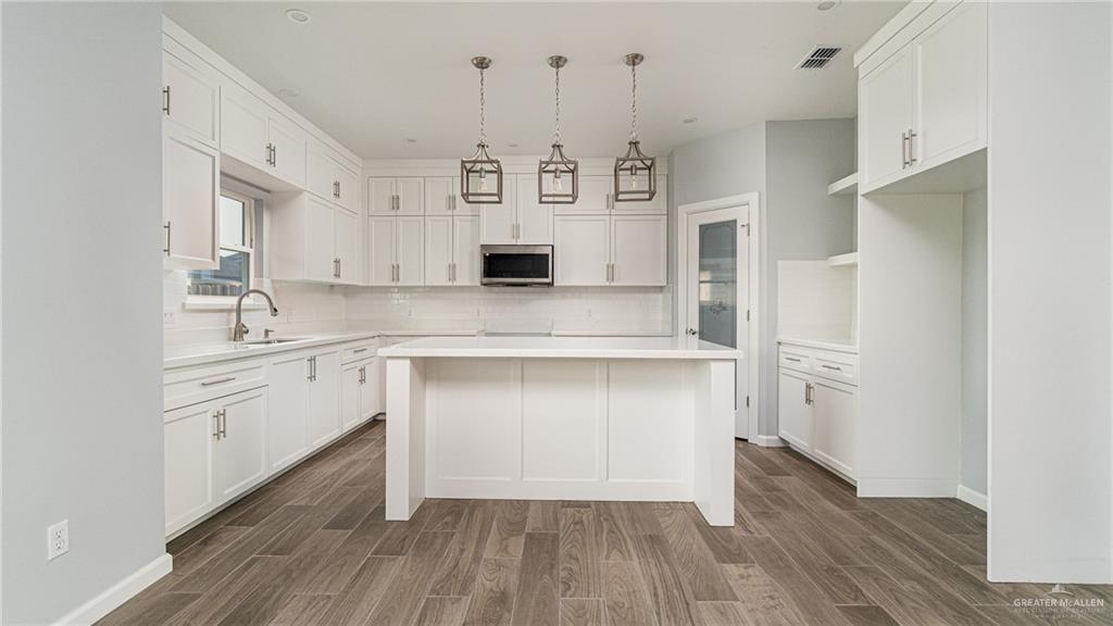 Photo 4 of 6005 Rayo Del Sol Street