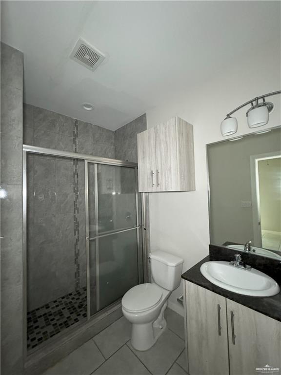 Photo 5 of 2001 Garden Ridge Drive #3