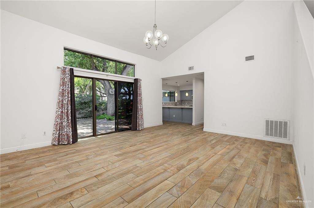 Photo 4 of 113 Tearose Avenue