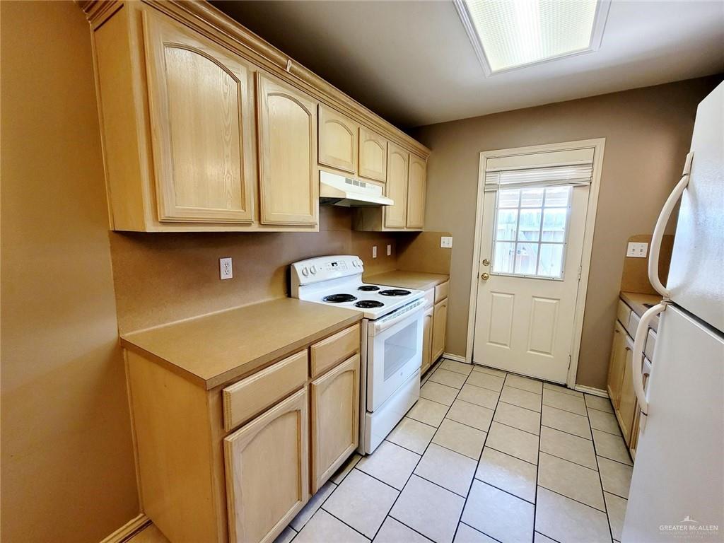 Photo 7 of 2402 Tahiti Drive #7