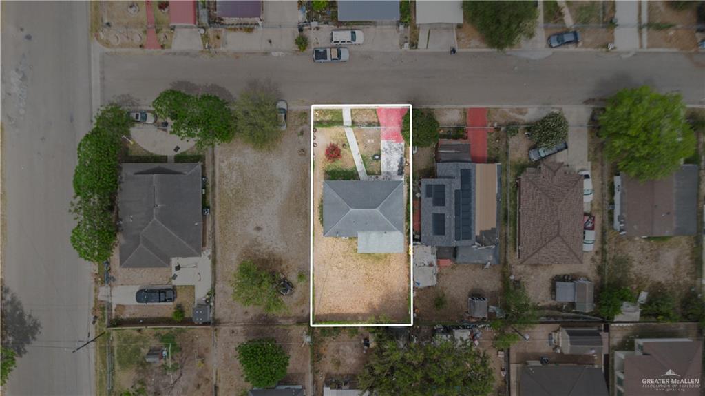 Photo 18 of 915 Los Ebanos Street