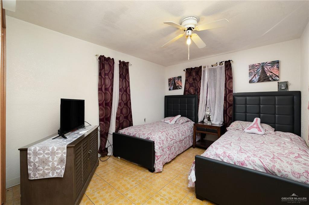 Photo 11 of 264 Huisache Street