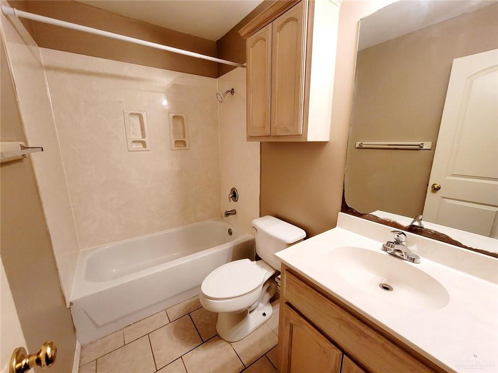 Photo 16 of 2402 Tahiti Drive #6