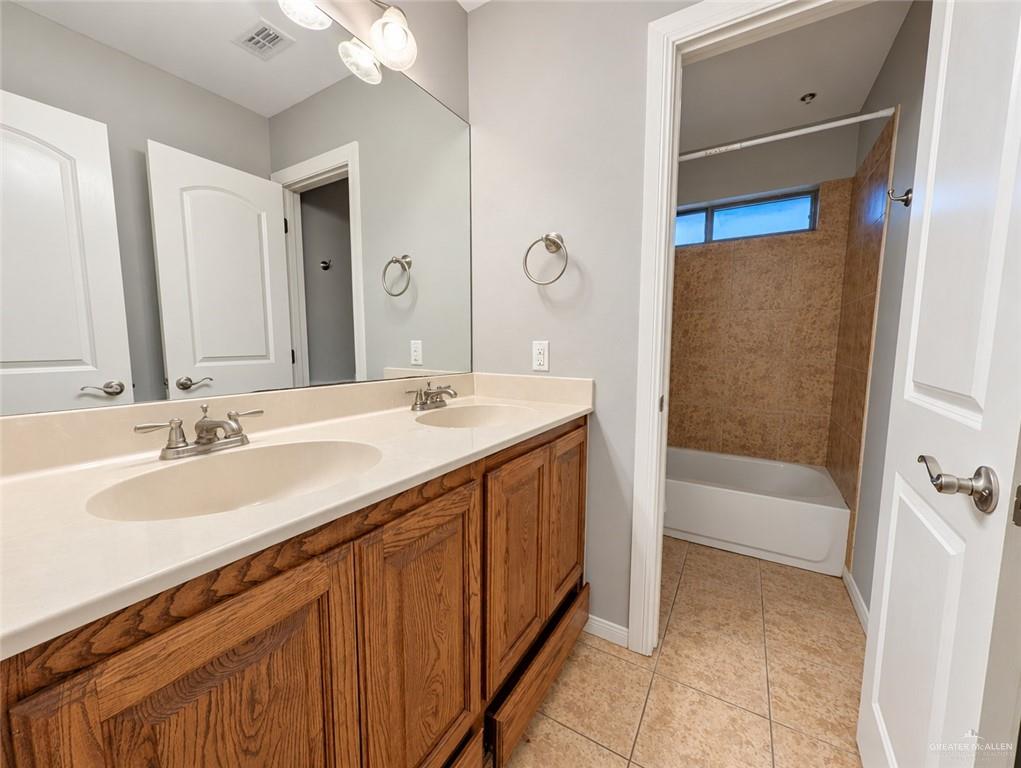 Photo 13 of 3707 Green Jay Drive