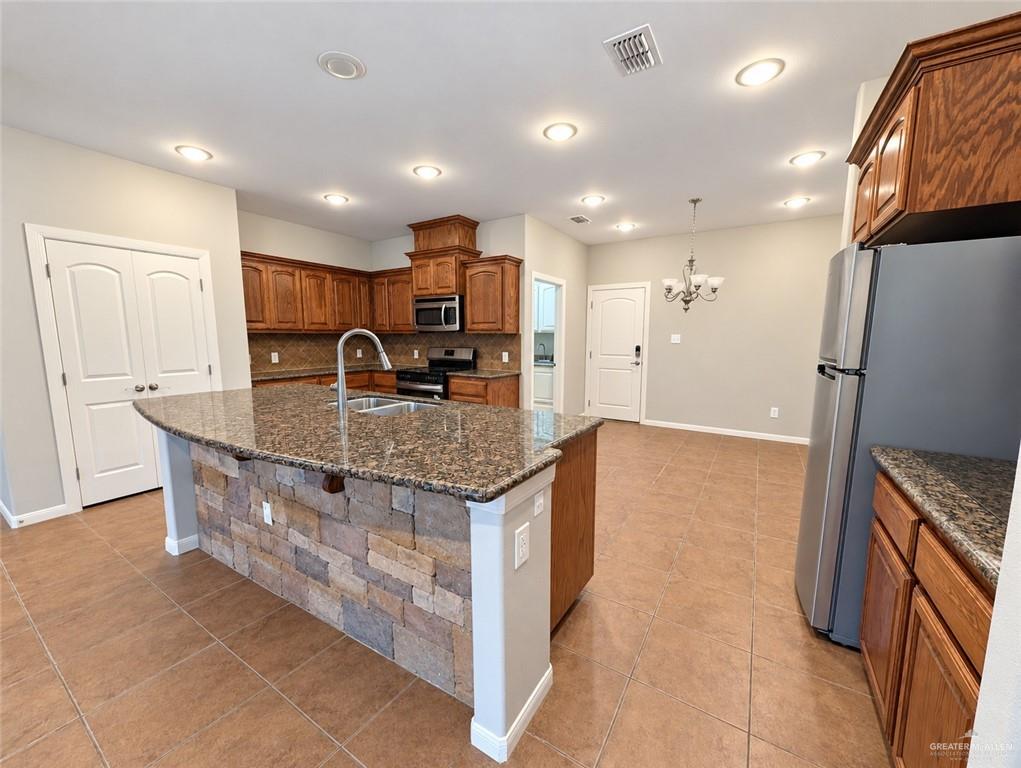 Photo 5 of 3707 Green Jay Drive