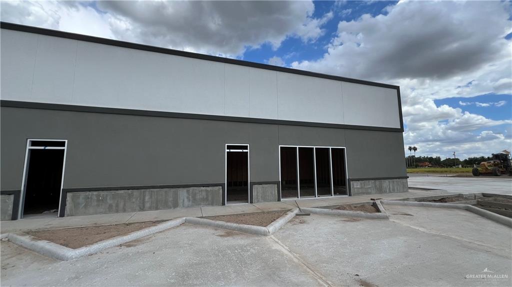 Photo 2 of 1503 Frontage Road