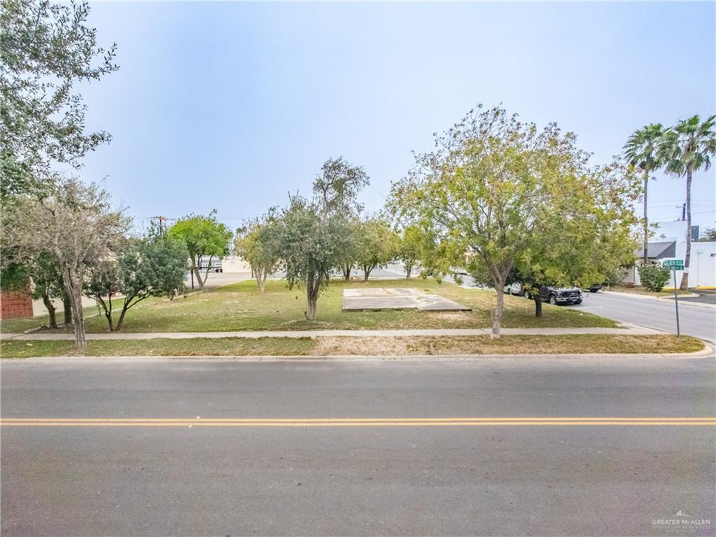 Photo 3 of 1201 Fresno Avenue