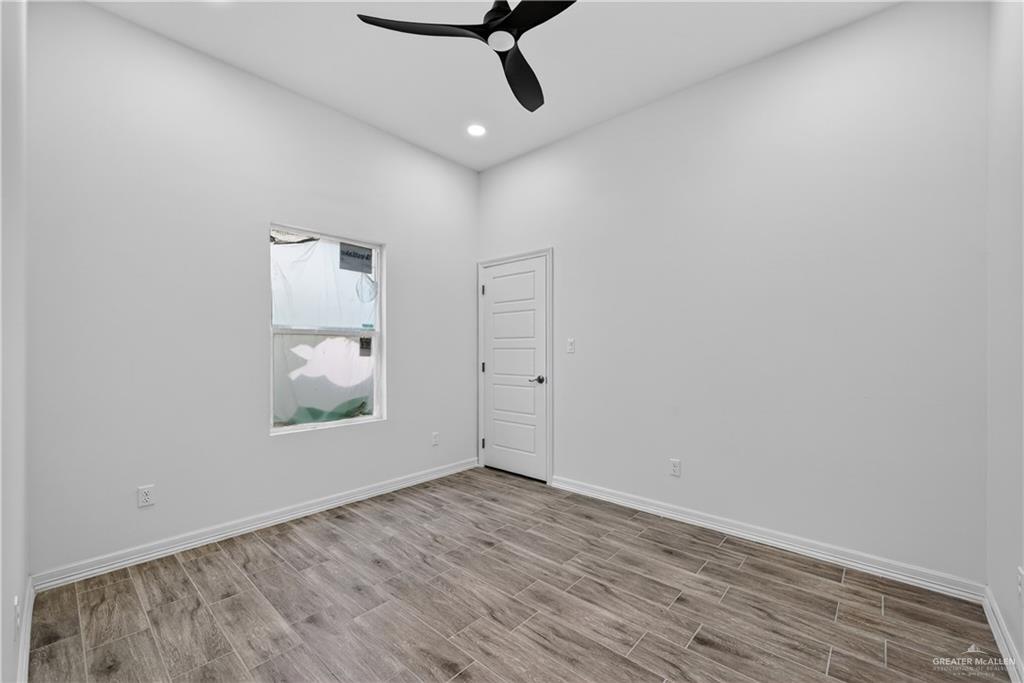 Photo 12 of 707 25th Street
