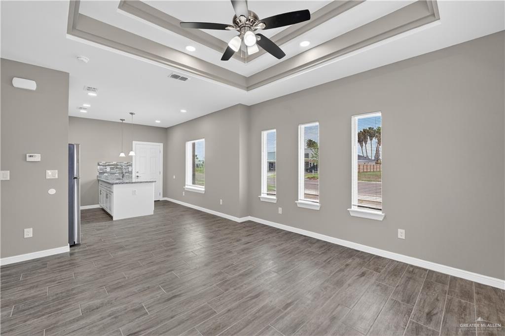 Photo 4 of 1234 Valle Vista Street