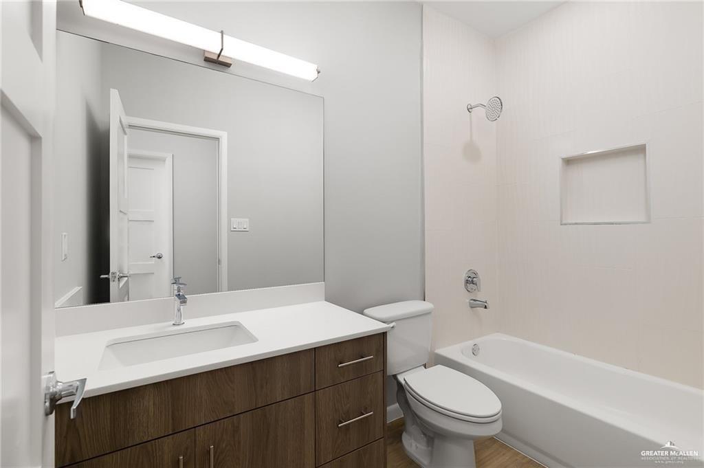 Photo 19 of 2700 Mockingbird Road #1